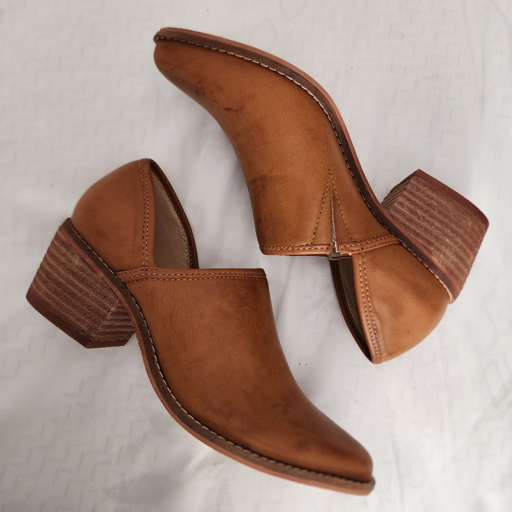 Catherine Malandrino | "Roxie" Tan Faux Leather Western Loafers